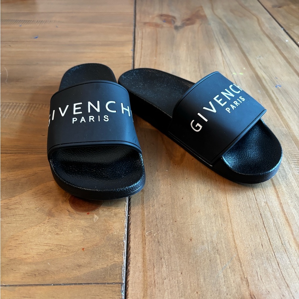 Givenchy Paris Women’s Slides